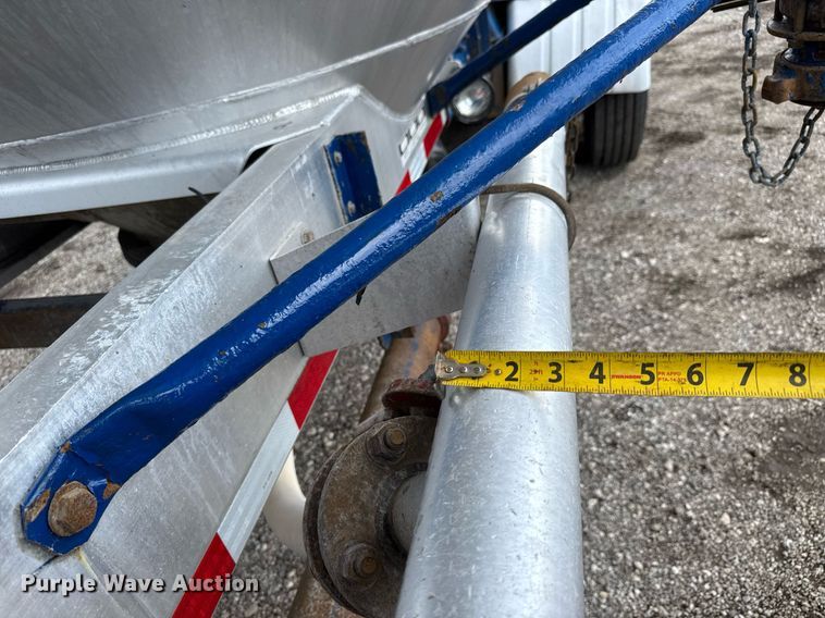 image for item EQ1480 2001 Heil pneumatic dry bulk trailer