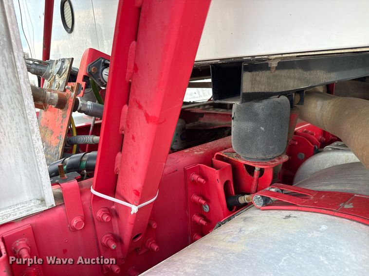 image for item EQ1499 2013 Mack CXU613 semi truck