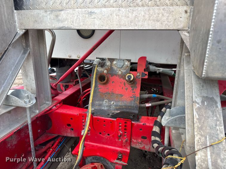 image for item EQ1499 2013 Mack CXU613 semi truck