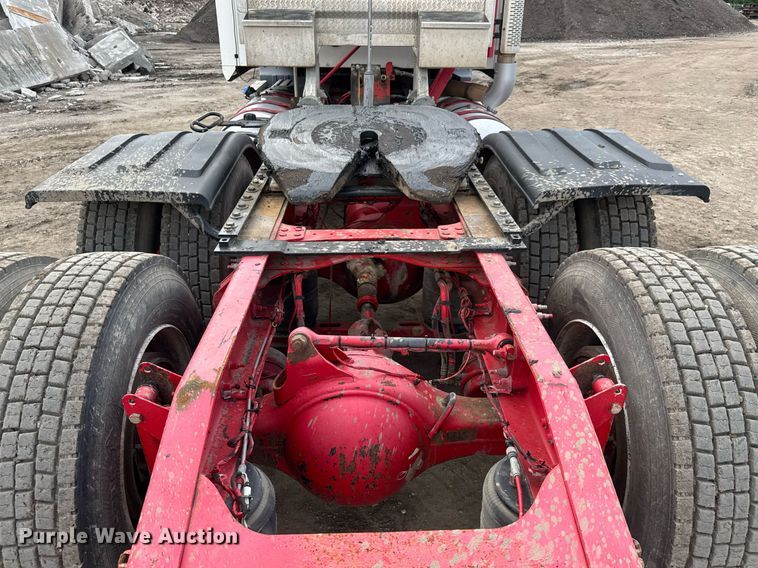 image for item EQ1499 2013 Mack CXU613 semi truck