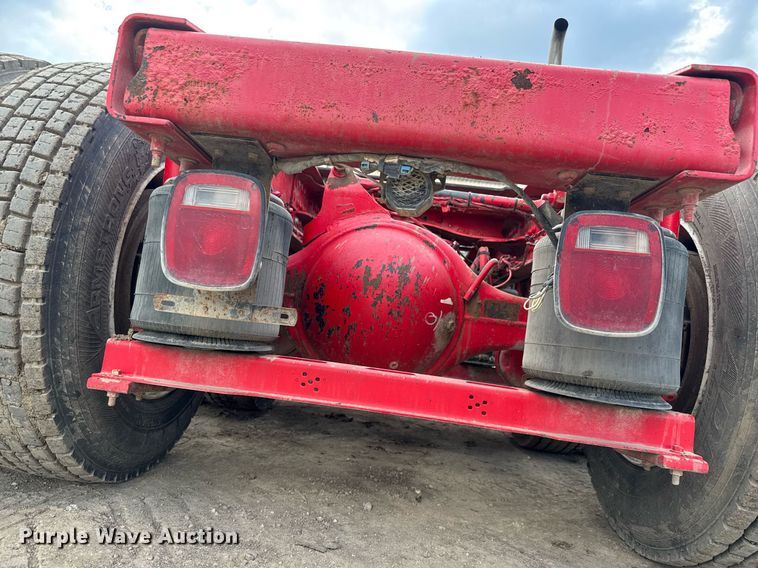 image for item EQ1499 2013 Mack CXU613 semi truck