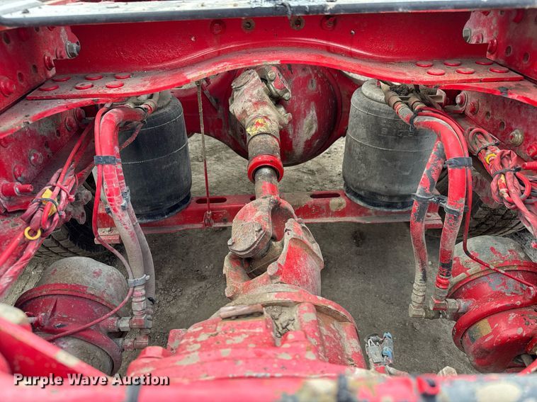 image for item EQ1499 2013 Mack CXU613 semi truck