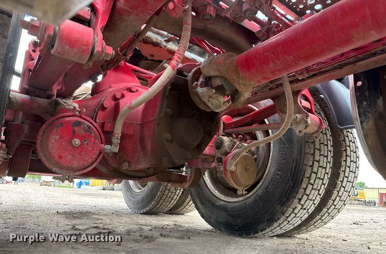 image for item EQ1499 2013 Mack CXU613 semi truck