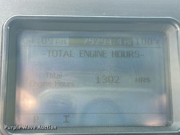 image for item EQ1499 2013 Mack CXU613 semi truck