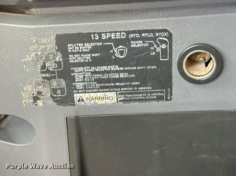 image for item EQ1499 2013 Mack CXU613 semi truck