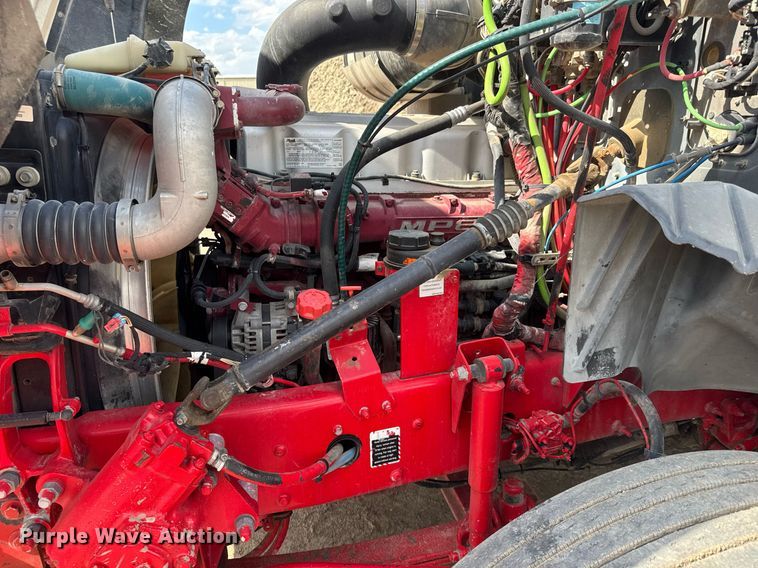 image for item EQ1499 2013 Mack CXU613 semi truck