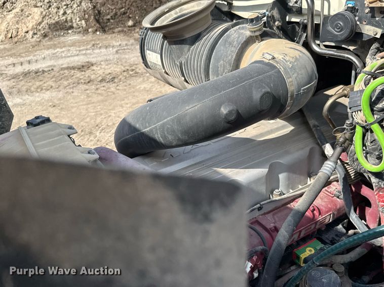 image for item EQ1499 2013 Mack CXU613 semi truck