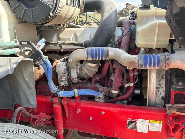 image for item EQ1499 2013 Mack CXU613 semi truck