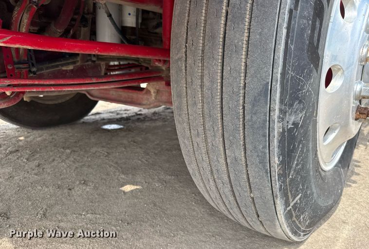 image for item EQ1499 2013 Mack CXU613 semi truck