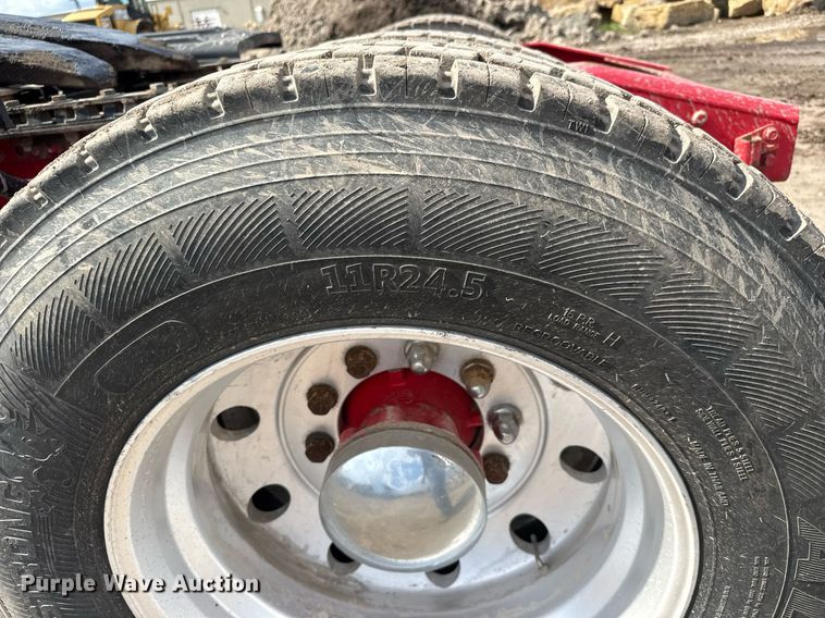 image for item EQ1499 2013 Mack CXU613 semi truck