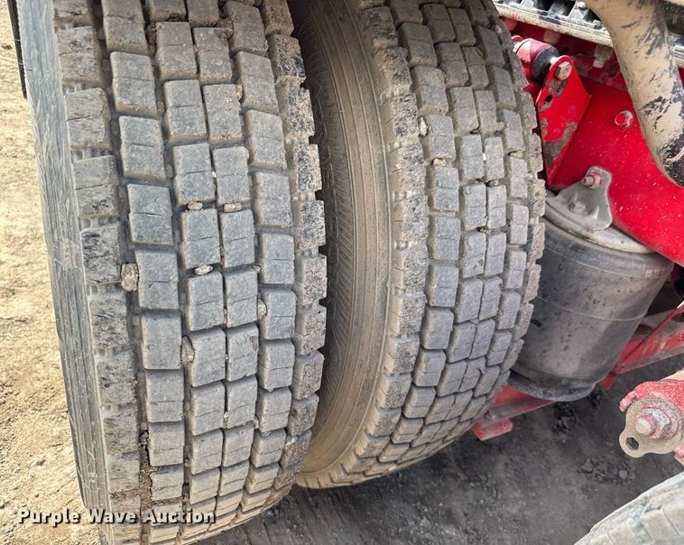 image for item EQ1499 2013 Mack CXU613 semi truck