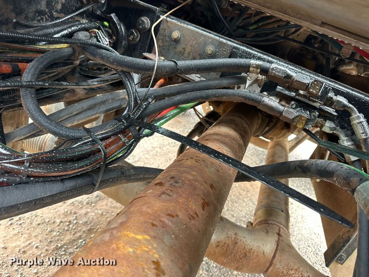 image for item EQ4725 2000 Peterbilt 379 semi truck