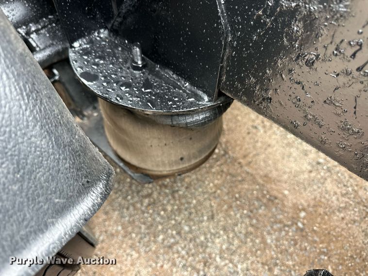 image for item EQ4725 2000 Peterbilt 379 semi truck