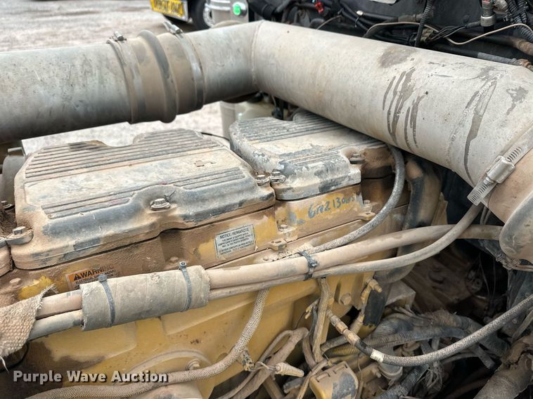 image for item EQ4725 2000 Peterbilt 379 semi truck