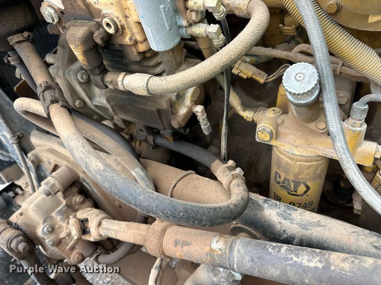 image for item EQ4725 2000 Peterbilt 379 semi truck