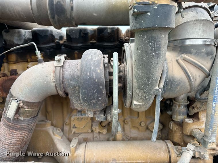 image for item EQ4725 2000 Peterbilt 379 semi truck