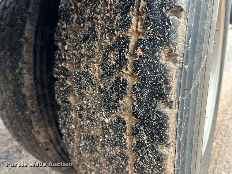 image for item EQ4725 2000 Peterbilt 379 semi truck