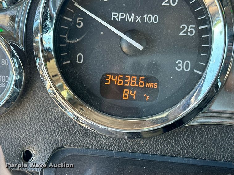 image for item EQ4751 2010 Peterbilt 386 semi truck