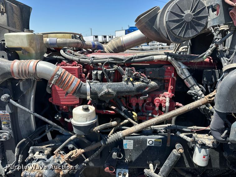 image for item EQ4751 2010 Peterbilt 386 semi truck