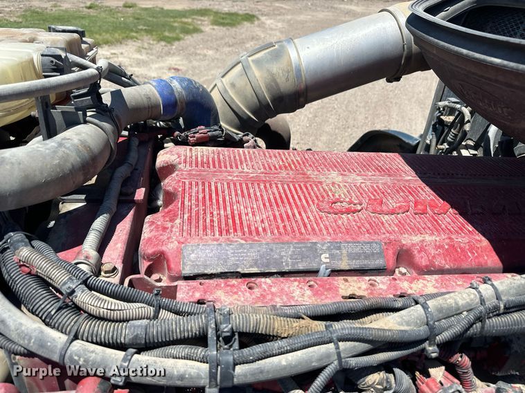 image for item EQ4751 2010 Peterbilt 386 semi truck