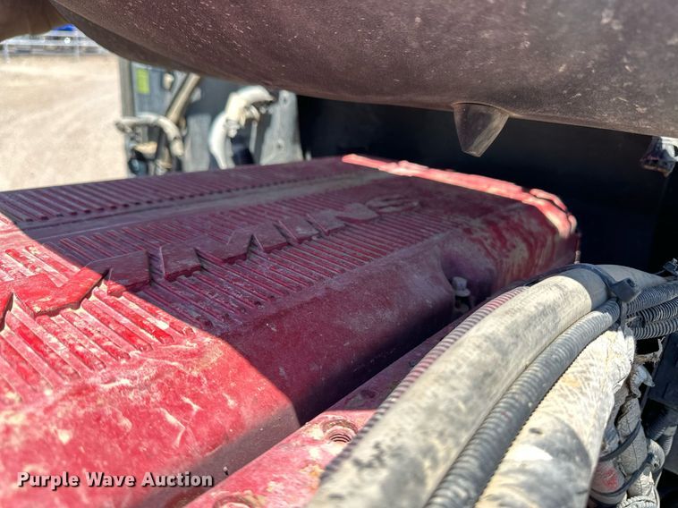 image for item EQ4751 2010 Peterbilt 386 semi truck