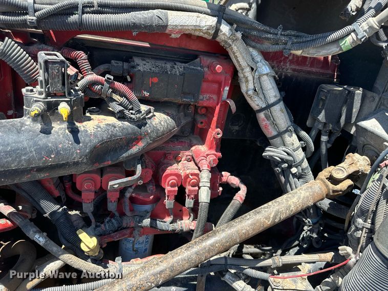 image for item EQ4751 2010 Peterbilt 386 semi truck