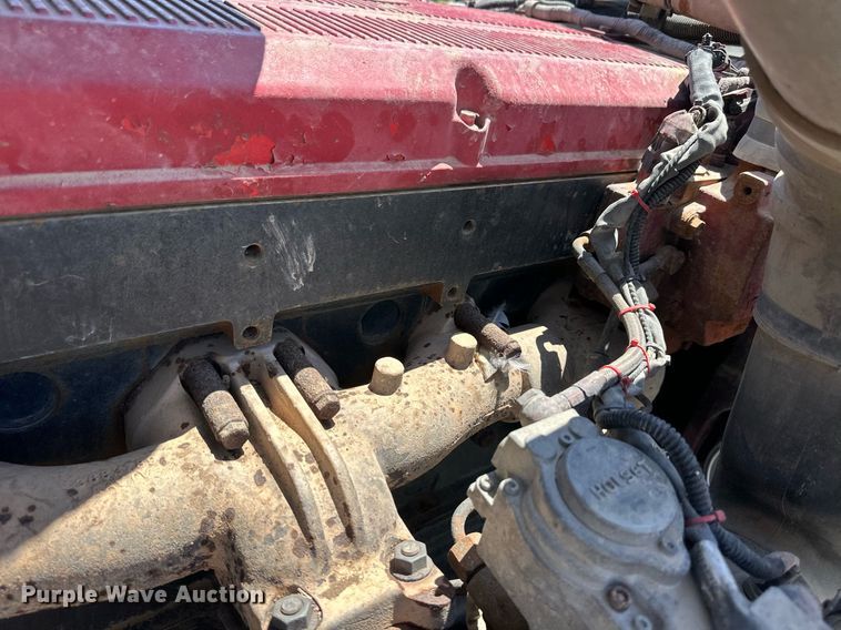 image for item EQ4751 2010 Peterbilt 386 semi truck