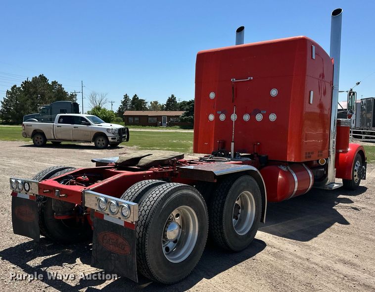 image for item EQ4752 1997 Peterbilt 379 semi truck
