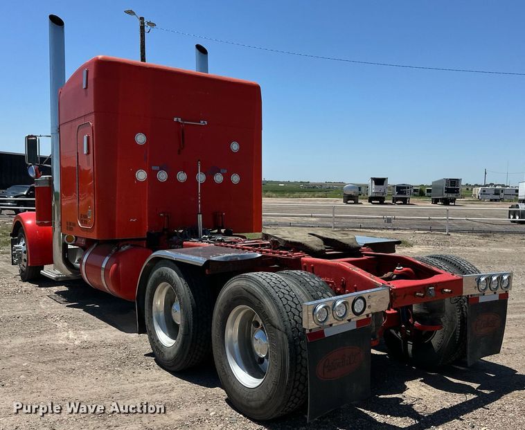 image for item EQ4752 1997 Peterbilt 379 semi truck