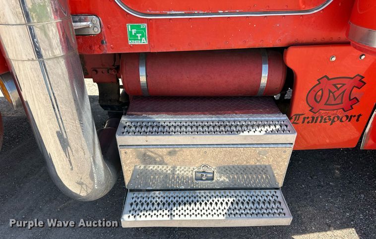 image for item EQ4752 1997 Peterbilt 379 semi truck