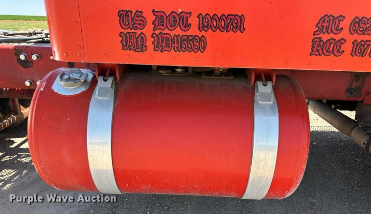 image for item EQ4752 1997 Peterbilt 379 semi truck