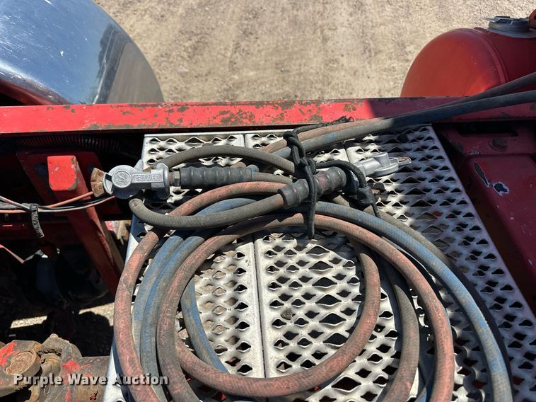 image for item EQ4752 1997 Peterbilt 379 semi truck