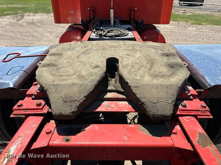 image for item EQ4752 1997 Peterbilt 379 semi truck