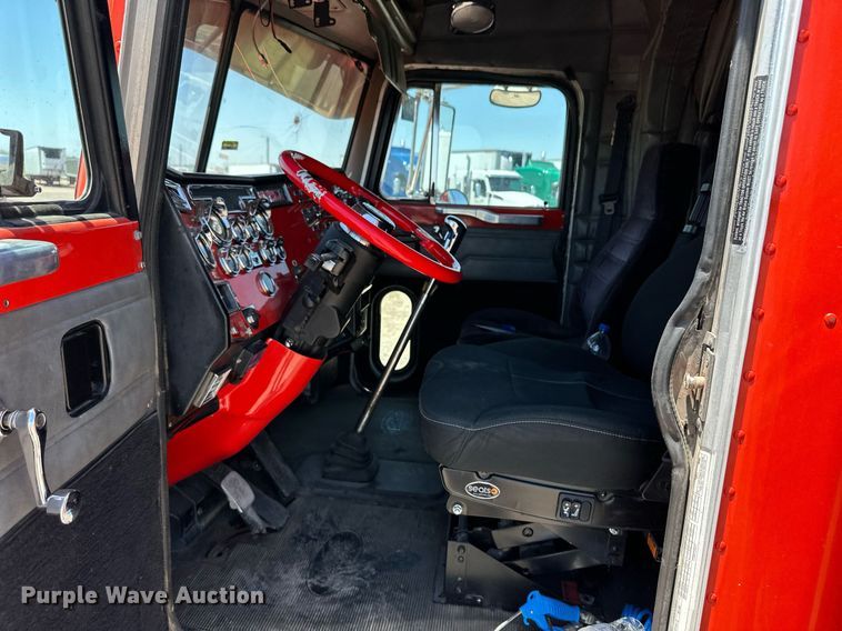 image for item EQ4752 1997 Peterbilt 379 semi truck