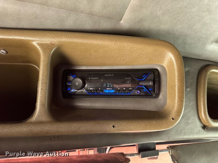 image for item EQ4752 1997 Peterbilt 379 semi truck