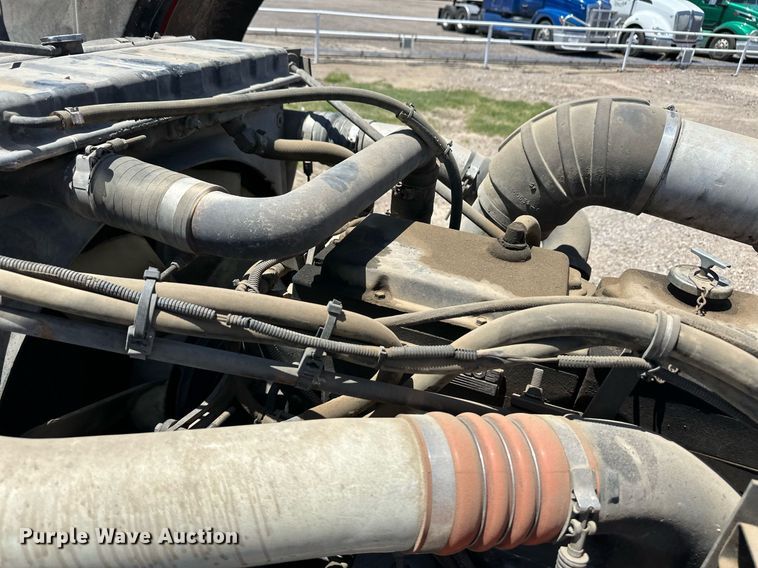 image for item EQ4752 1997 Peterbilt 379 semi truck