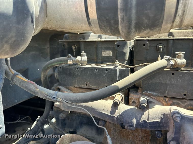 image for item EQ4752 1997 Peterbilt 379 semi truck