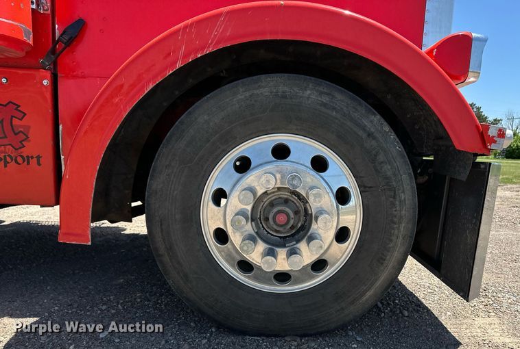 image for item EQ4752 1997 Peterbilt 379 semi truck