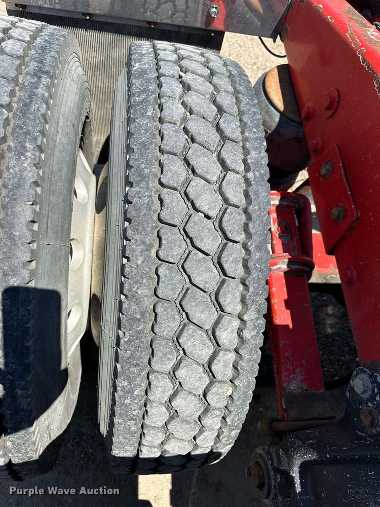 image for item EQ4752 1997 Peterbilt 379 semi truck