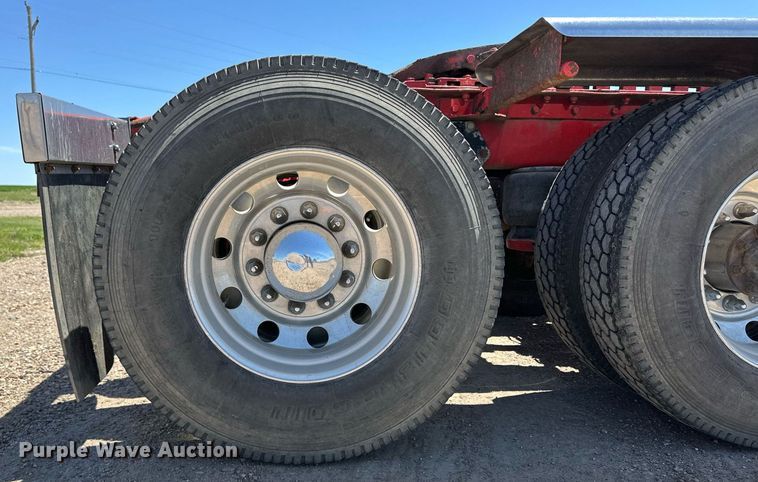 image for item EQ4752 1997 Peterbilt 379 semi truck