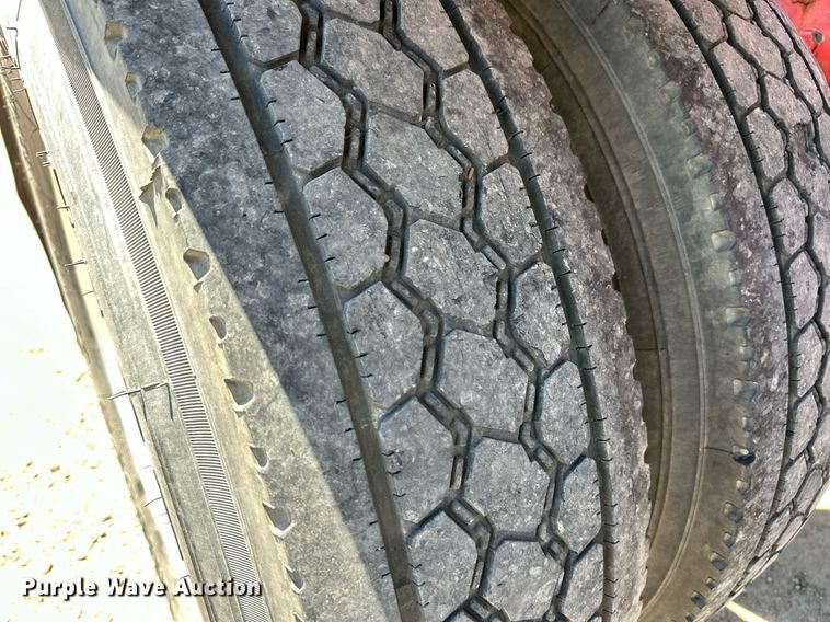 image for item EQ4752 1997 Peterbilt 379 semi truck