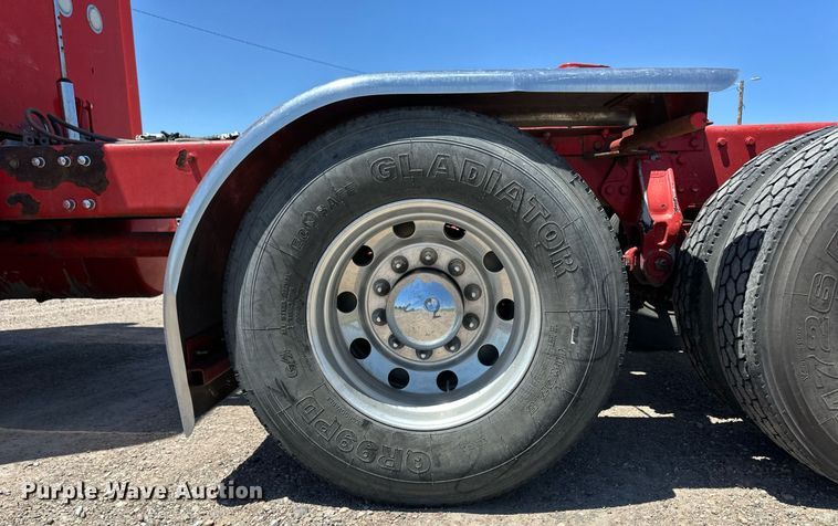 image for item EQ4752 1997 Peterbilt 379 semi truck