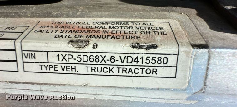 image for item EQ4752 1997 Peterbilt 379 semi truck