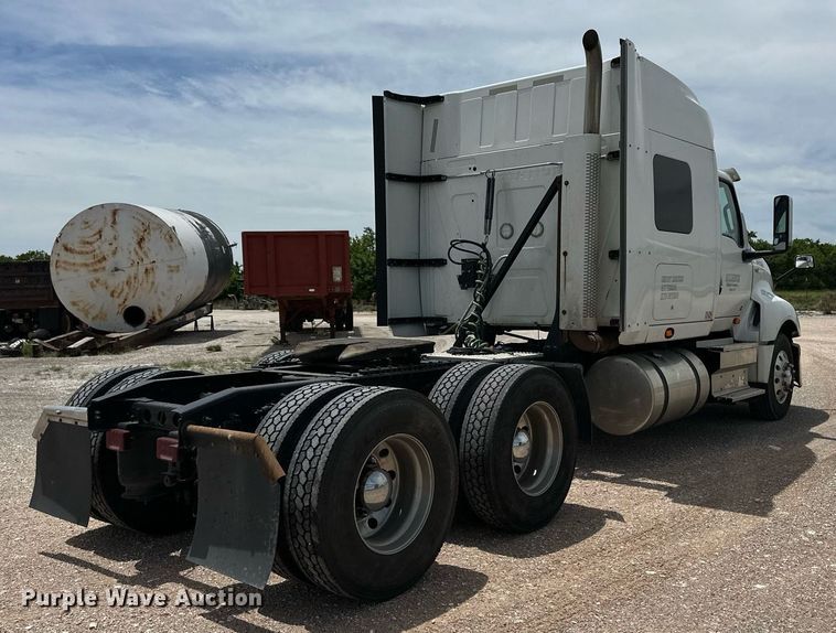 image for item EQ4758 2020 International LT625 semi truck