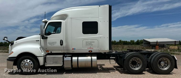 image for item EQ4758 2020 International LT625 semi truck