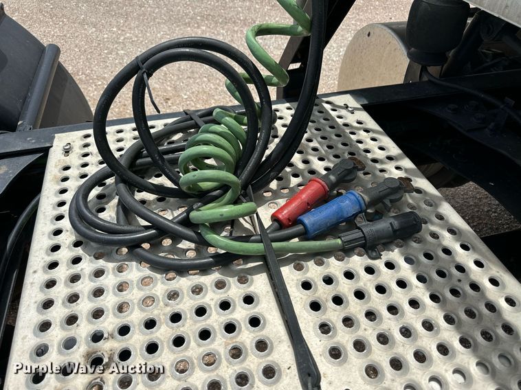 image for item EQ4758 2020 International LT625 semi truck