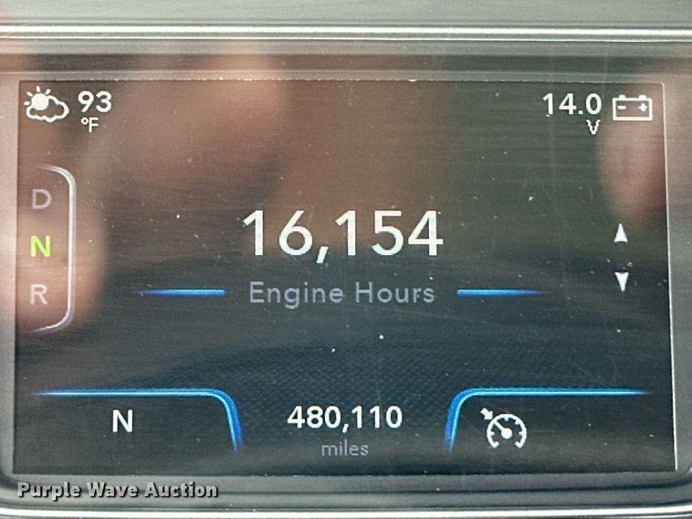 image for item EQ4758 2020 International LT625 semi truck