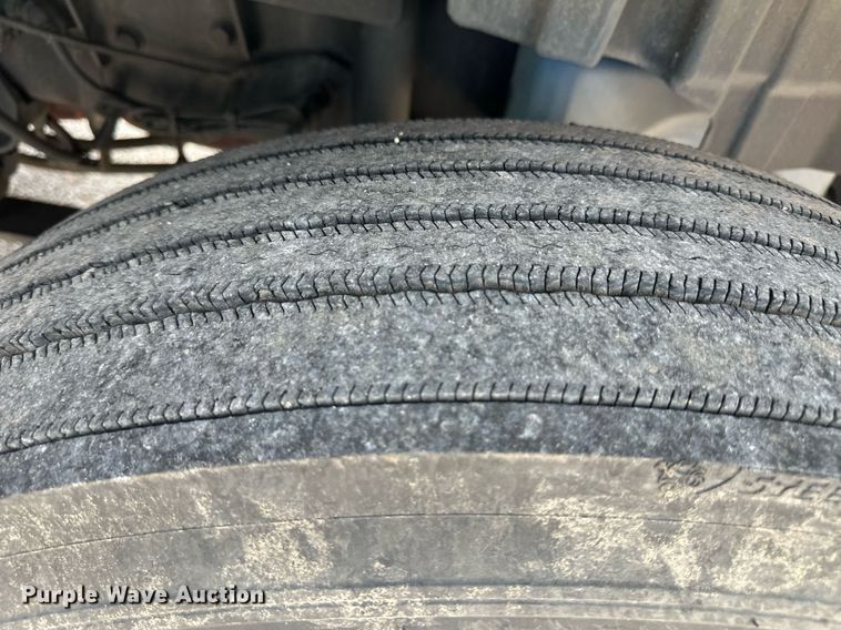 image for item EQ4758 2020 International LT625 semi truck