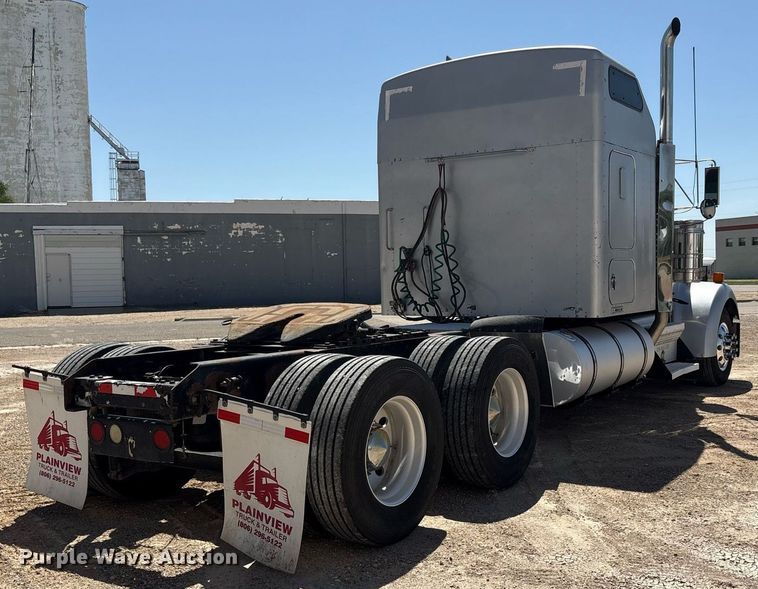 image for item EX9250 2005 Kenworth W900 semi truck