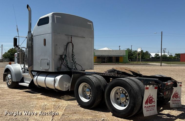 image for item EX9250 2005 Kenworth W900 semi truck